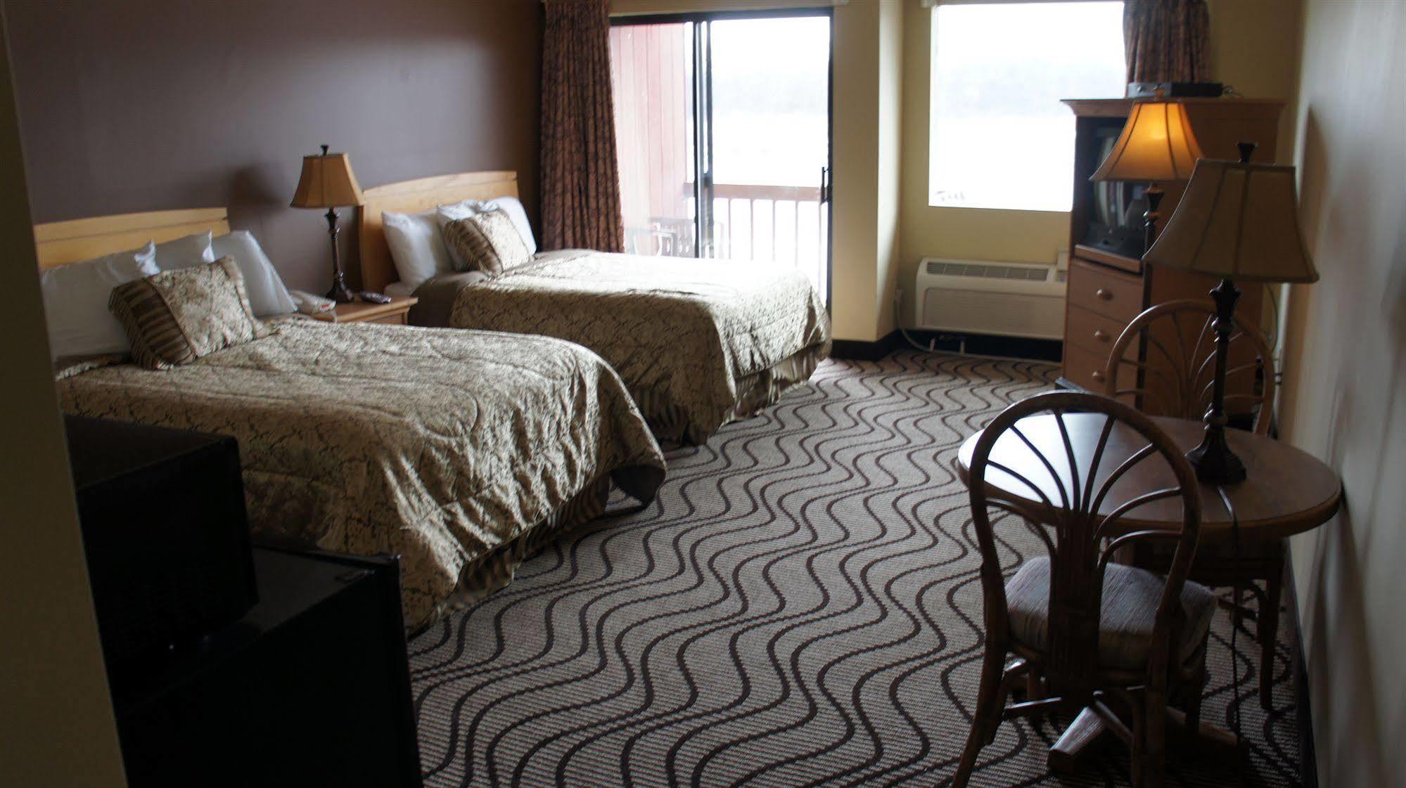 Waterbird Lakeside Inn เชสเตอร์ตัน ภายนอก รูปภาพ