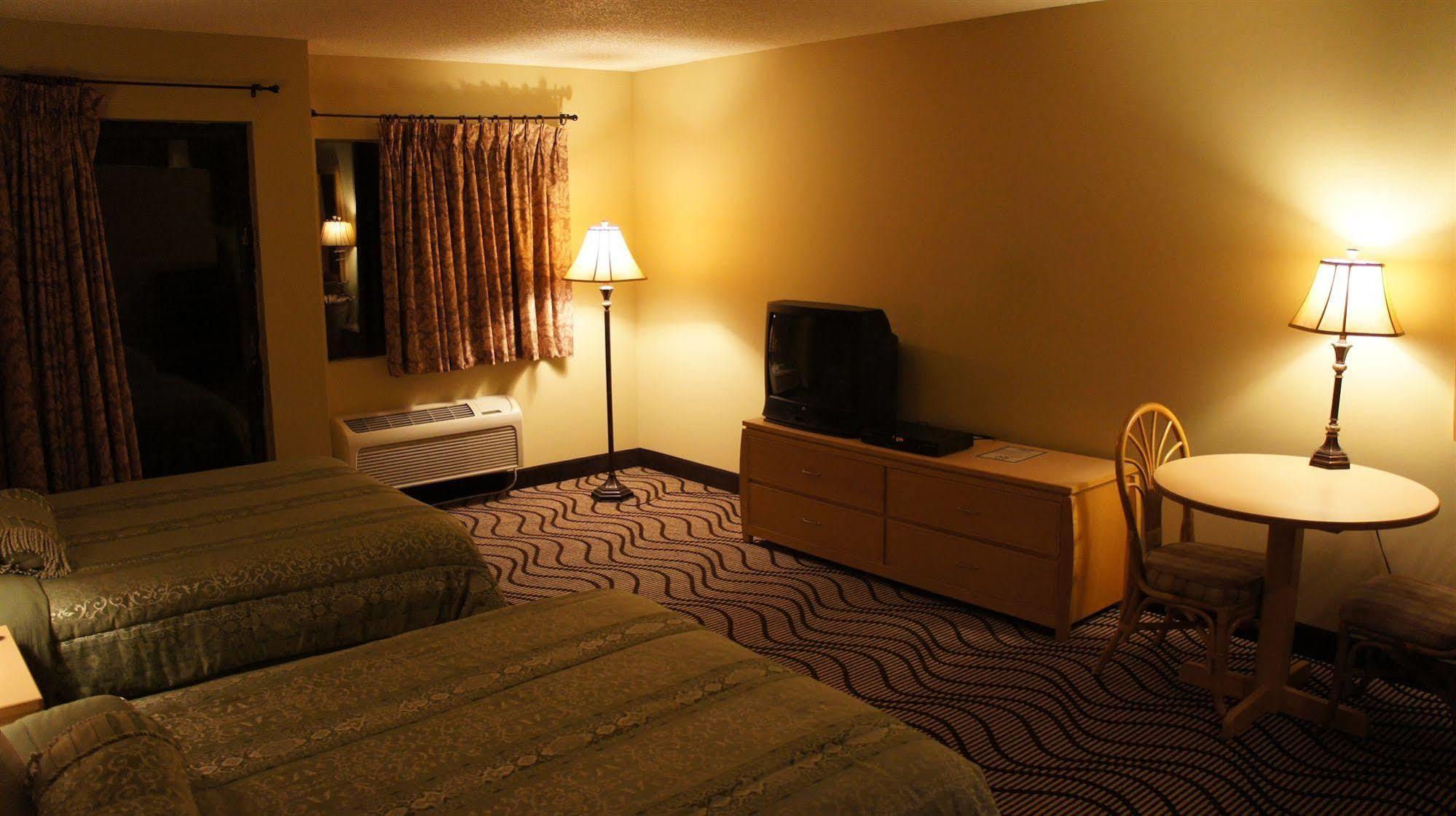 Waterbird Lakeside Inn เชสเตอร์ตัน ภายนอก รูปภาพ